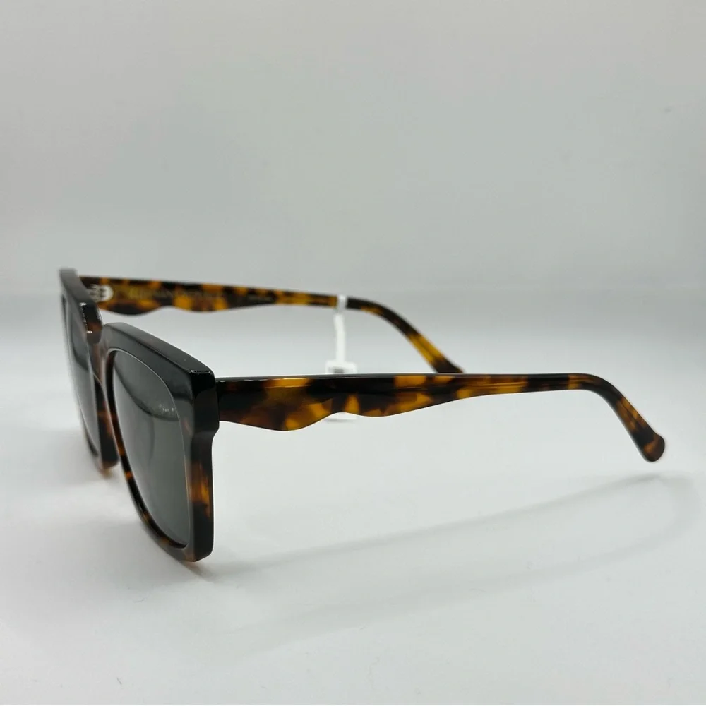 Banana Republic Sunglasses Women’s Brown Tortoise Oversized NWT